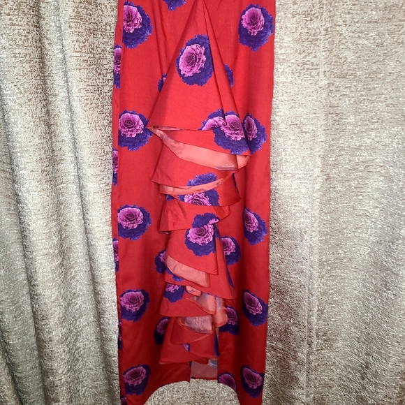 Asymmetrical Midi Skirt by Viva Aviva floral ruffle skirt. Size 0 - Picture 3 of 8